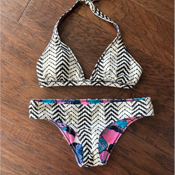 Reversible Roxy Bikini - Picture 2 of 2